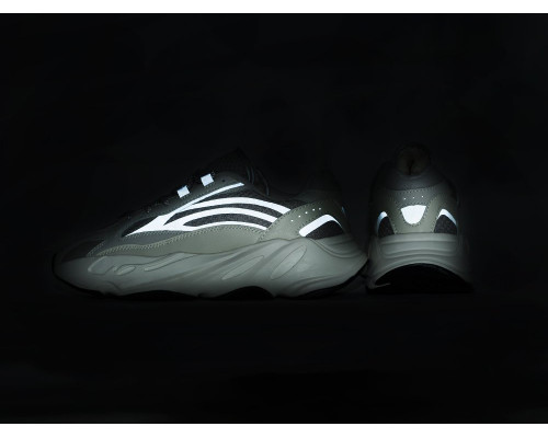 Кроссовки Adidas Yeezy Boost 700 v2